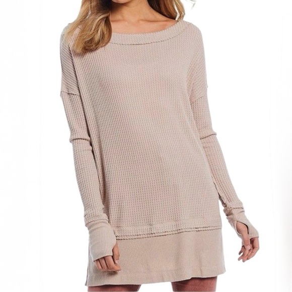 Free People Tops - Free People Beige Split Hem Thermal Knit Relaxed Fit Long Sleeve Top M